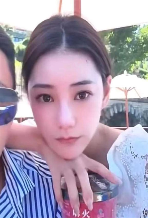 汪小菲老婆的个人资料图片