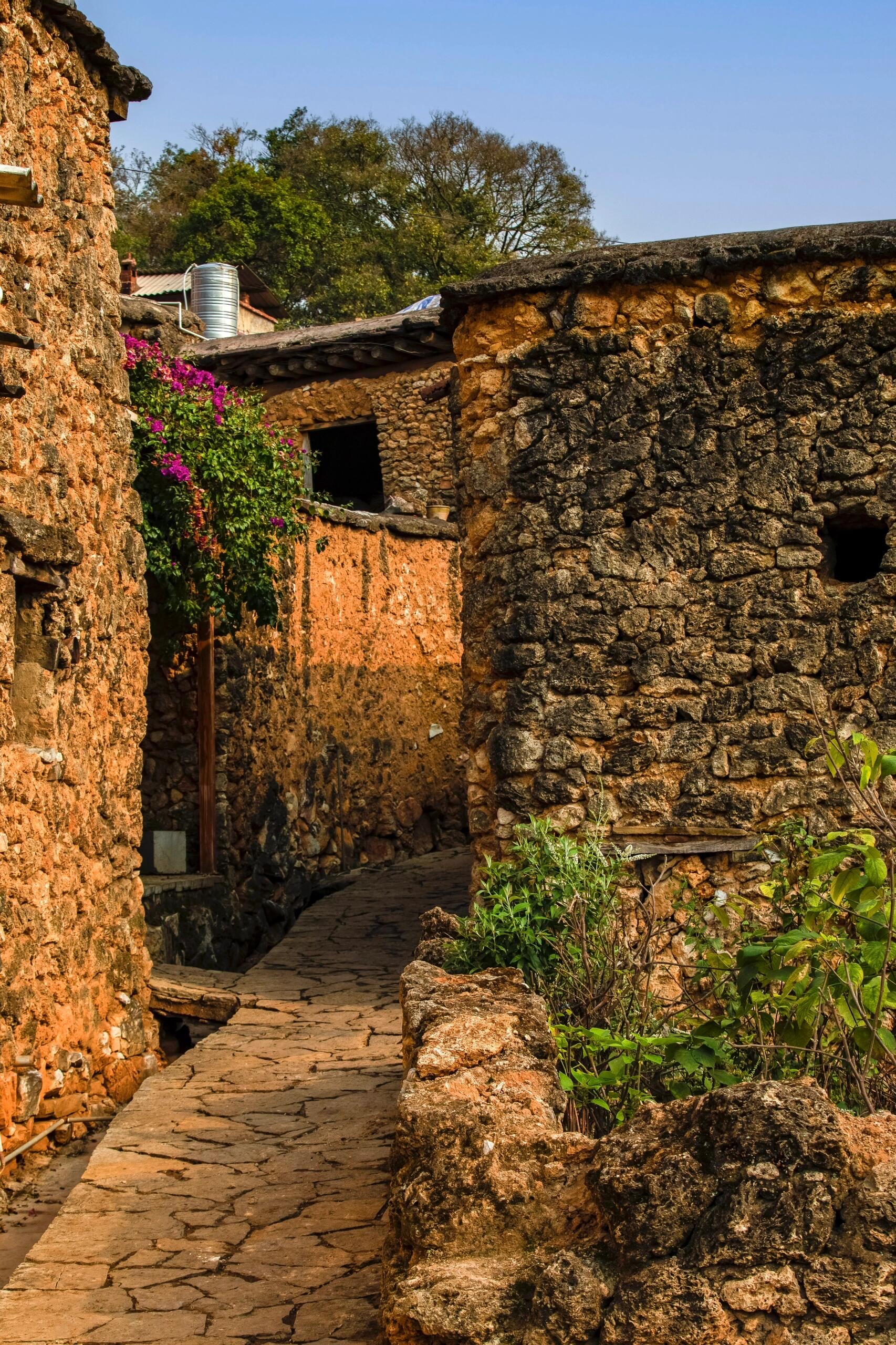 探秘云南红河州石屏县的化石村:老旭甸村