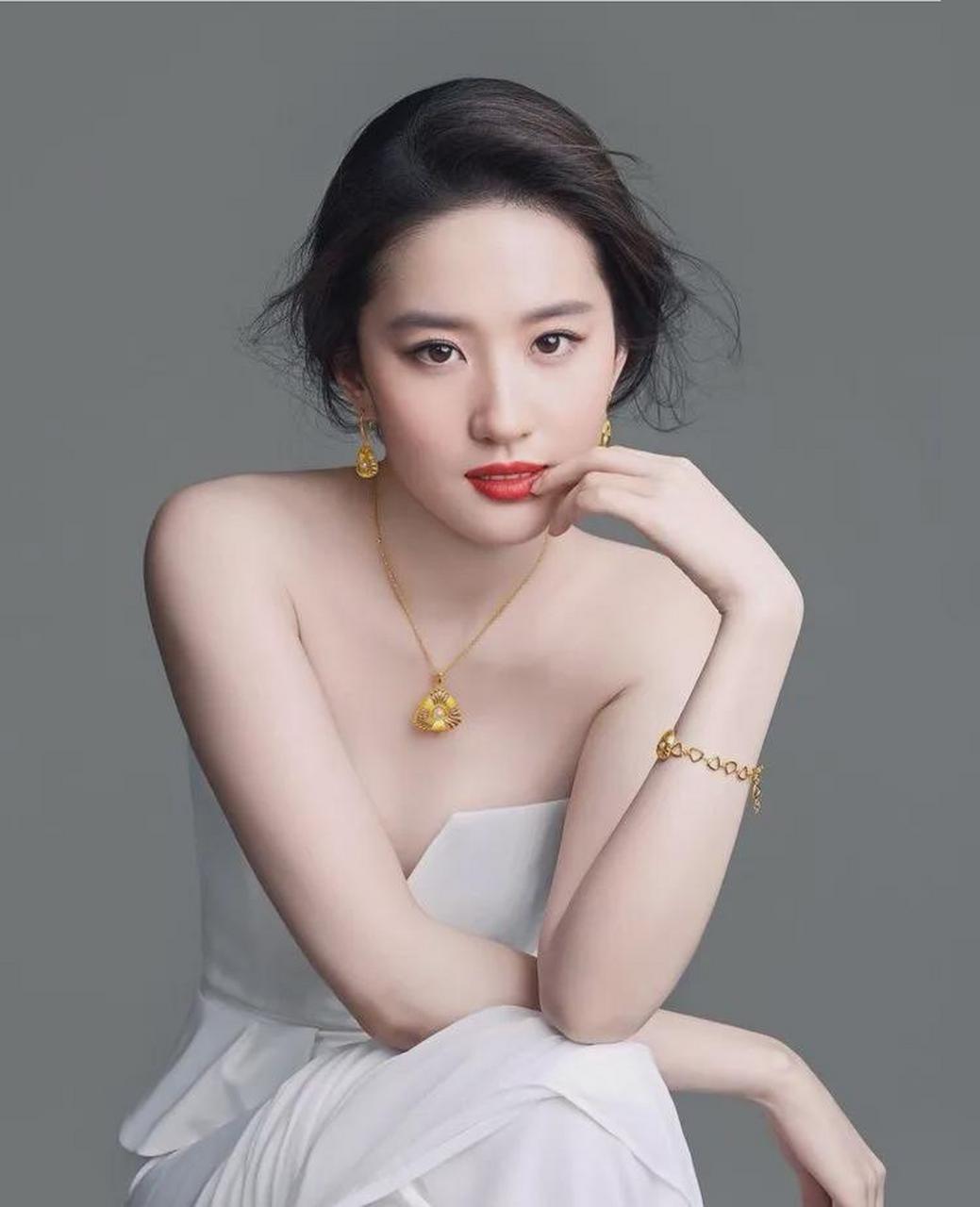 国内十大最迷人女明星:  第 1 名,刘亦菲:湖北省武汉市人 第 2 名