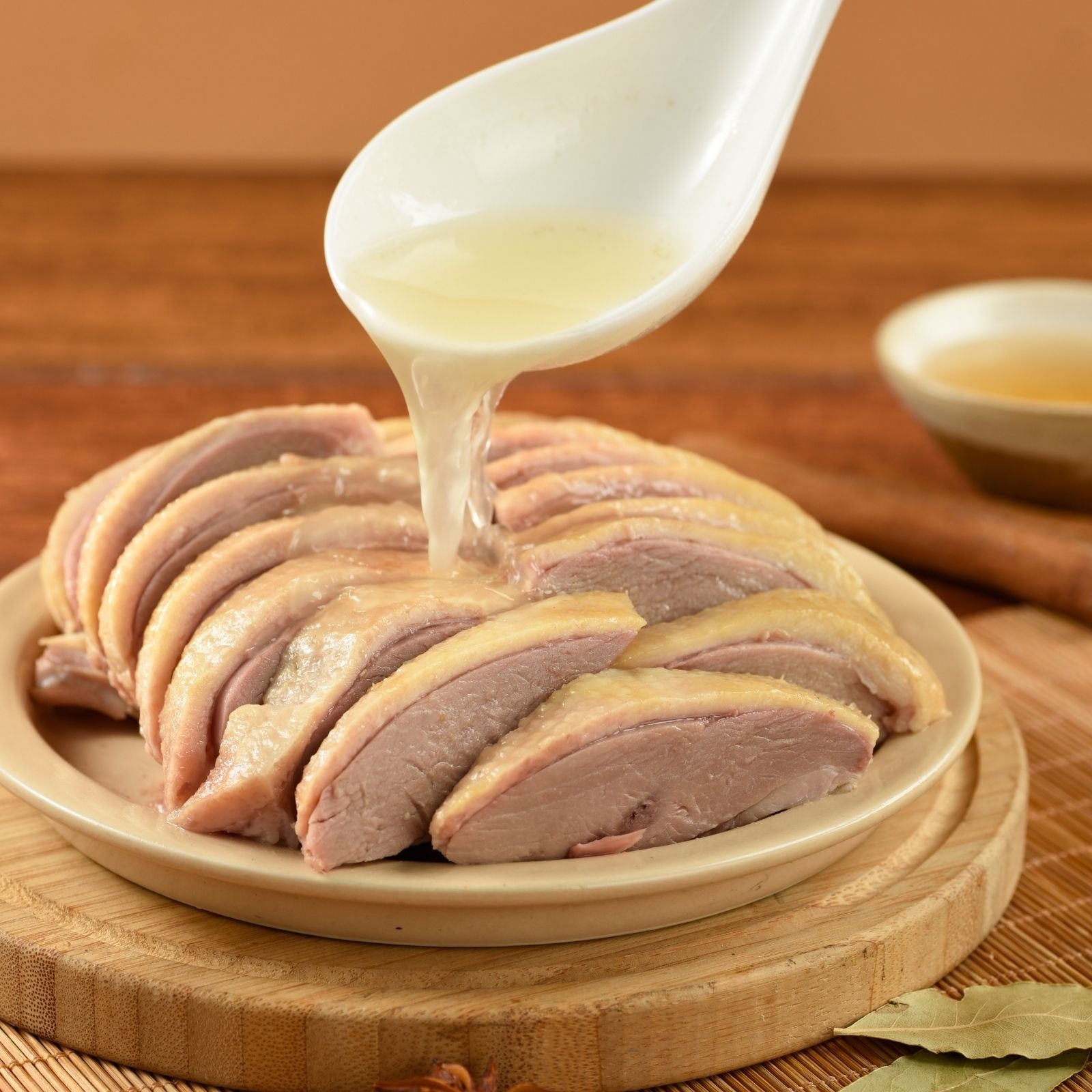 《南京盐水鸭:味蕾上的金陵记忆,中华美食的经典传承》