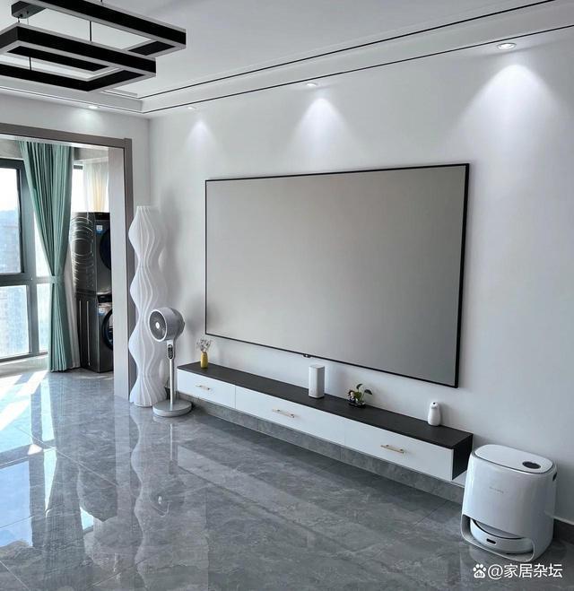浙江一位54岁的阿姨,因"去家务化"走红,入住后才知多"安逸"