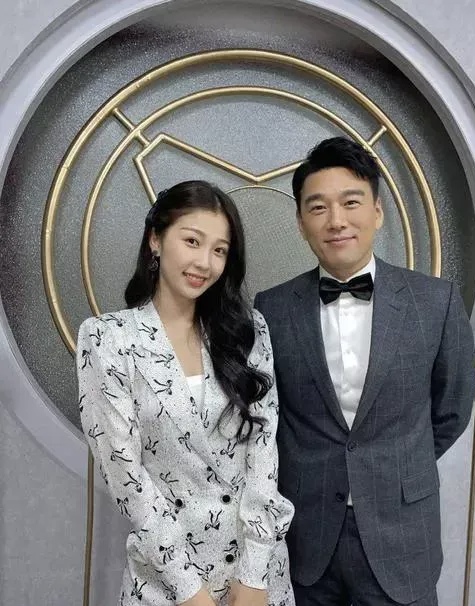 当年,王耀庆为了打游戏4个月不出门,买8台电脑,20个账号