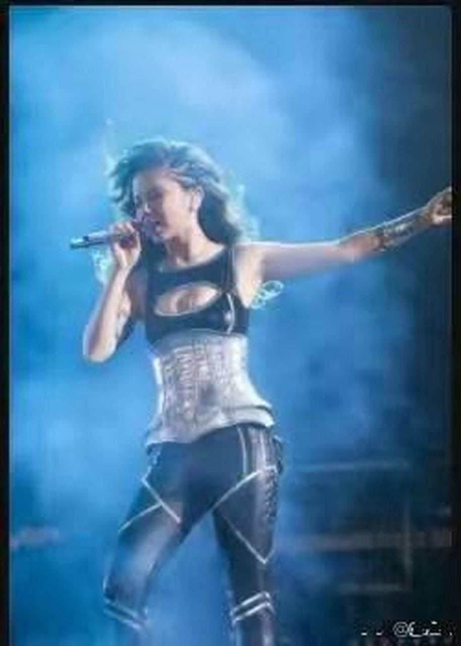 皮裤女王邓紫棋