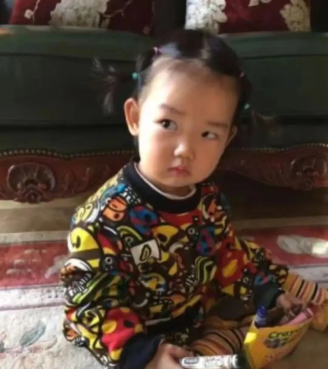 凤凰传奇玲花女儿上热搜!10 岁女儿乖巧可爱,网友:她啥时候有