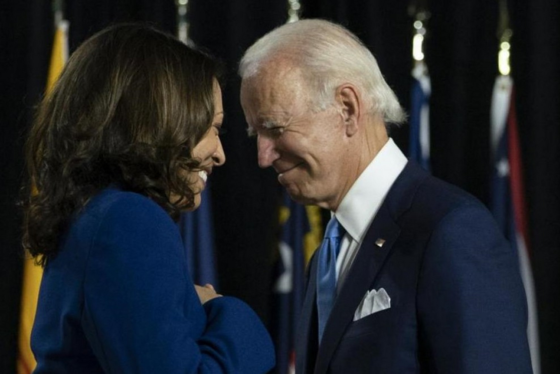 哈里斯作为后来者,确实有一定实力,这里简单说说哈里斯对阵川普的