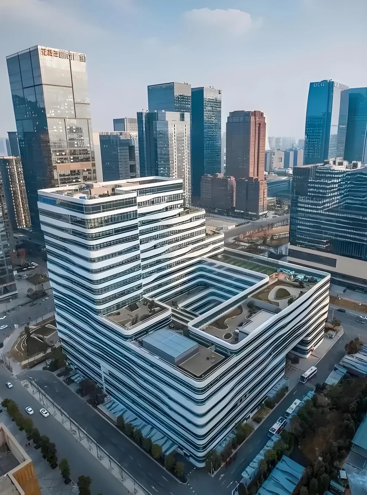 关于腾讯新总部大楼:你没见过的ldquo互联网+rdquo建筑新玩法-的信息