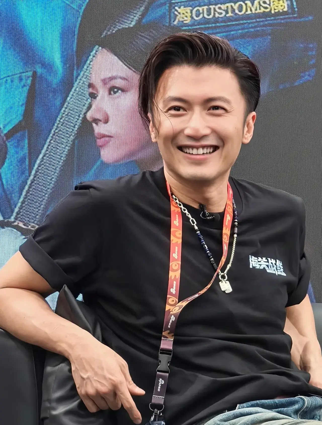 谢霆锋现在在我看来没了以前的感觉了,以前的嚣张,霸气热血