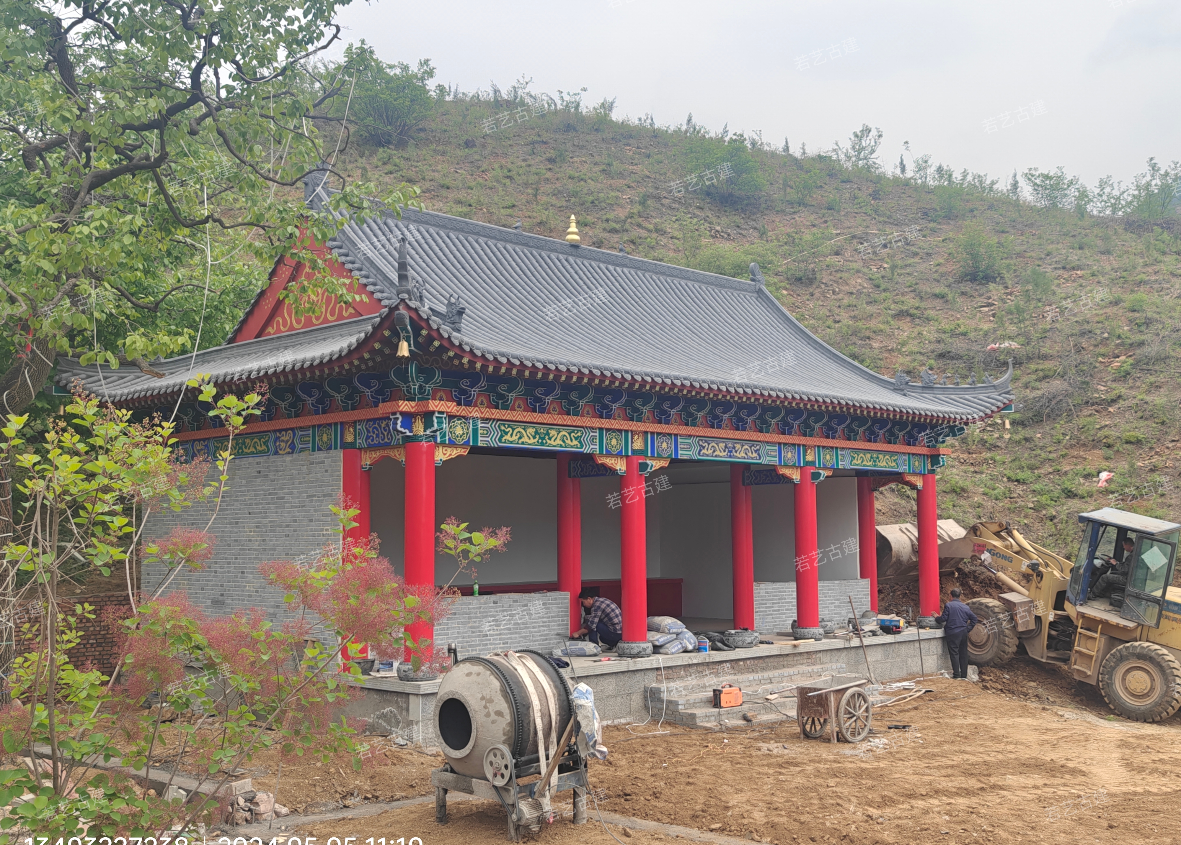 乡村三间小庙宇施工样式多样,融合传统韵味与现代实用