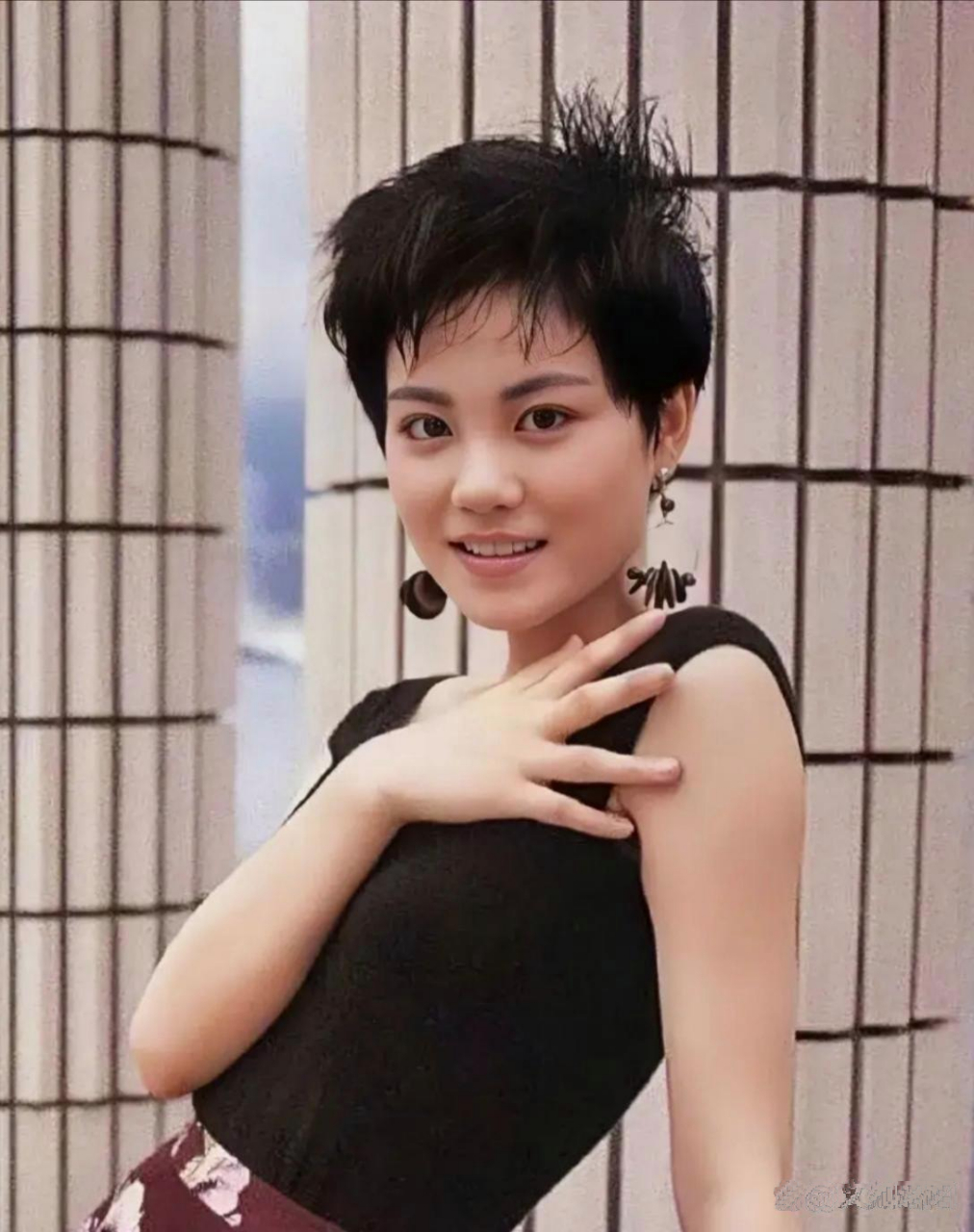 王菲年轻时真迷人,颜值没得说