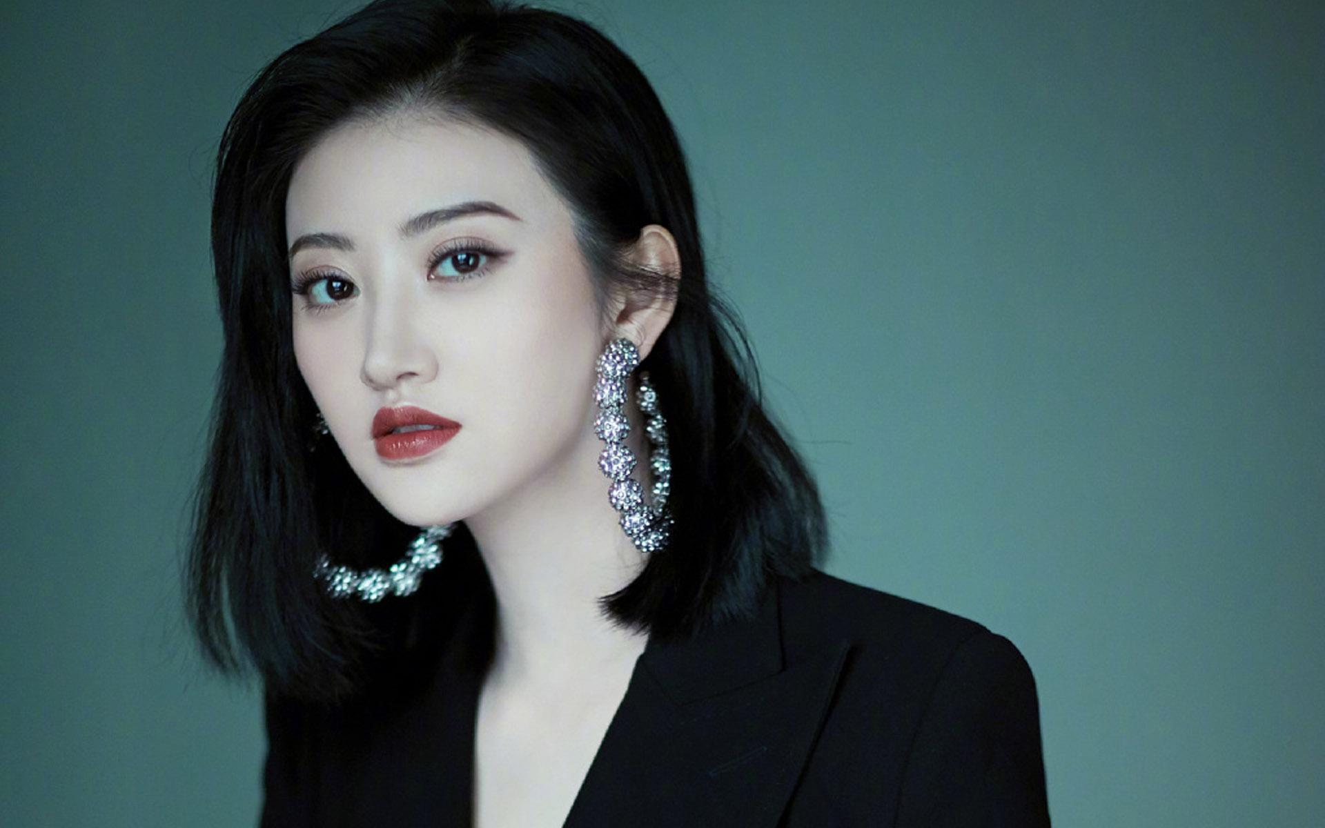 景甜,从西安走向荧幕,票房女王实力演绎