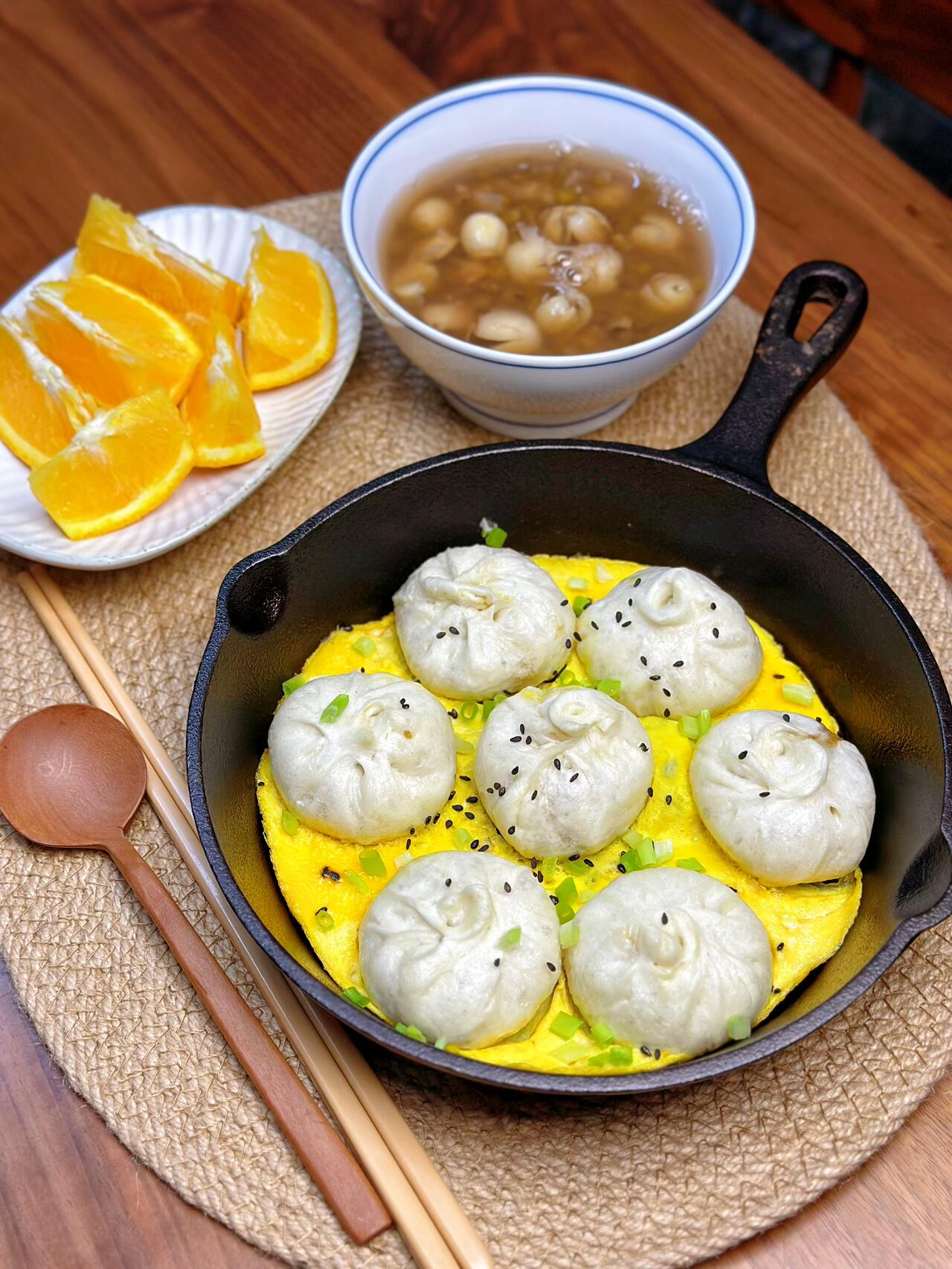 暑假早餐|蛋煎小笼包||天热不想做饭,也没啥胃口