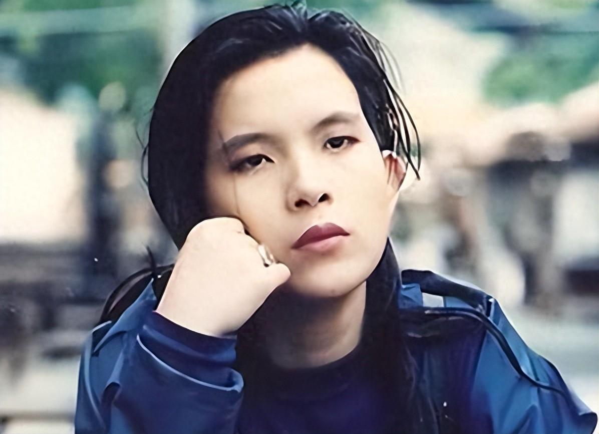 男女通吃的潘美辰,一张长满胡茬的照片,展示了她如今的境况