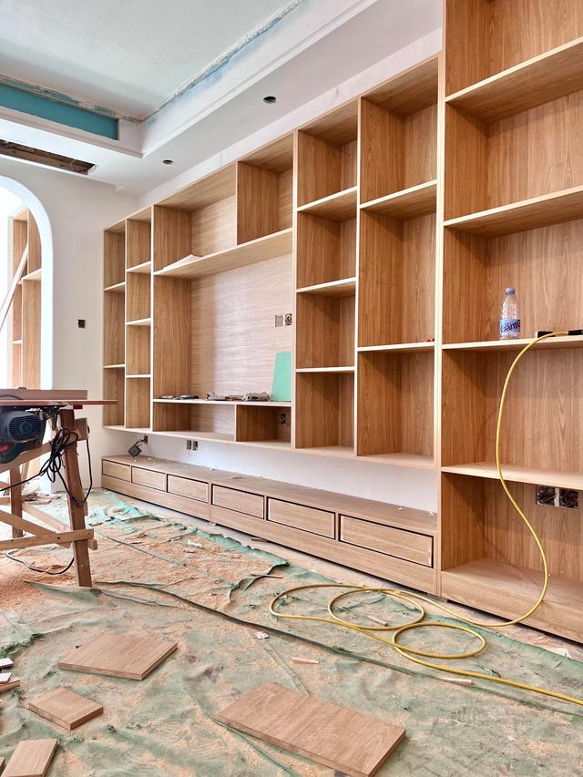 木工打柜子,全屋定制,成品柜哪个更好?选错了,让你天天后悔