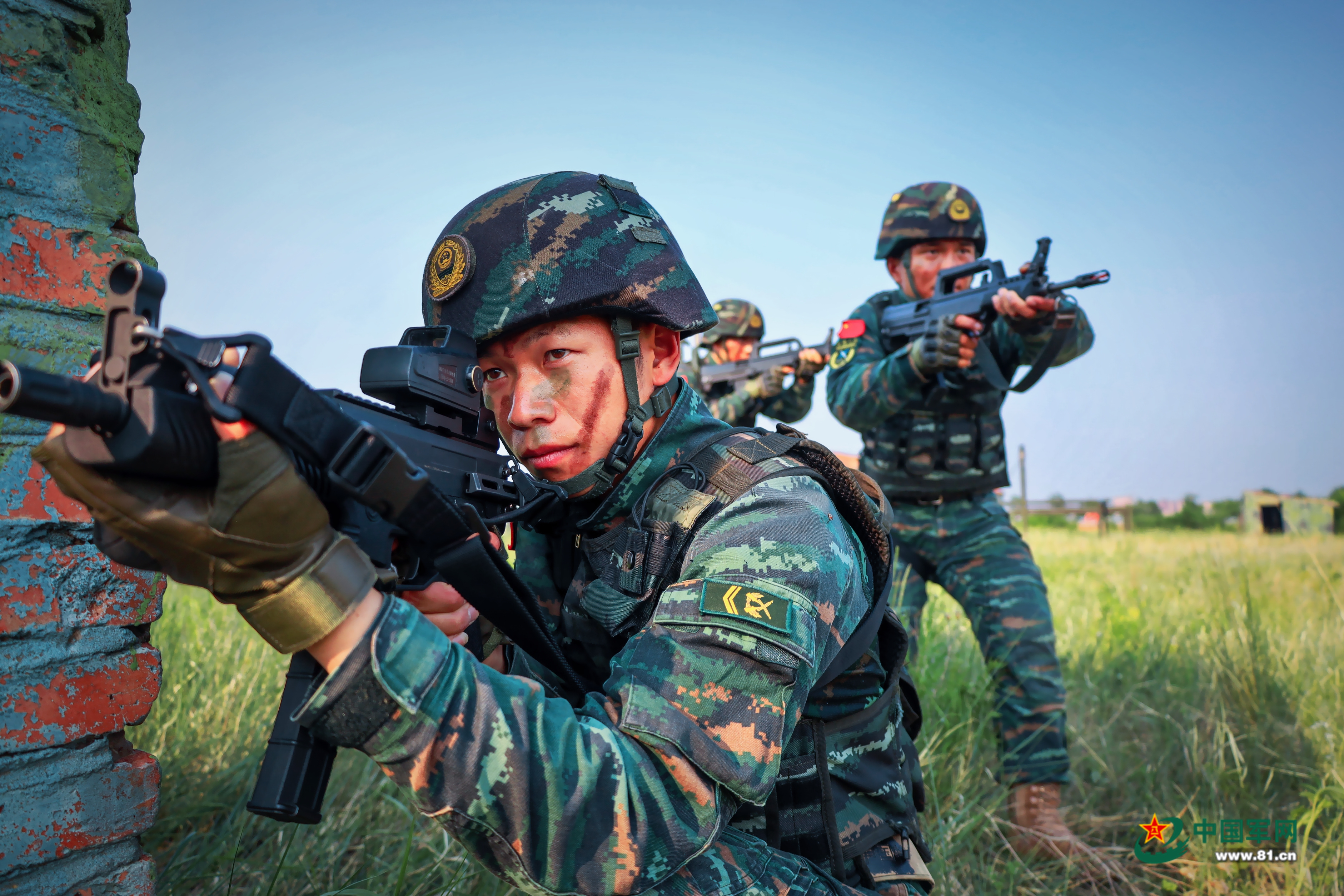 武警特战帅气图片