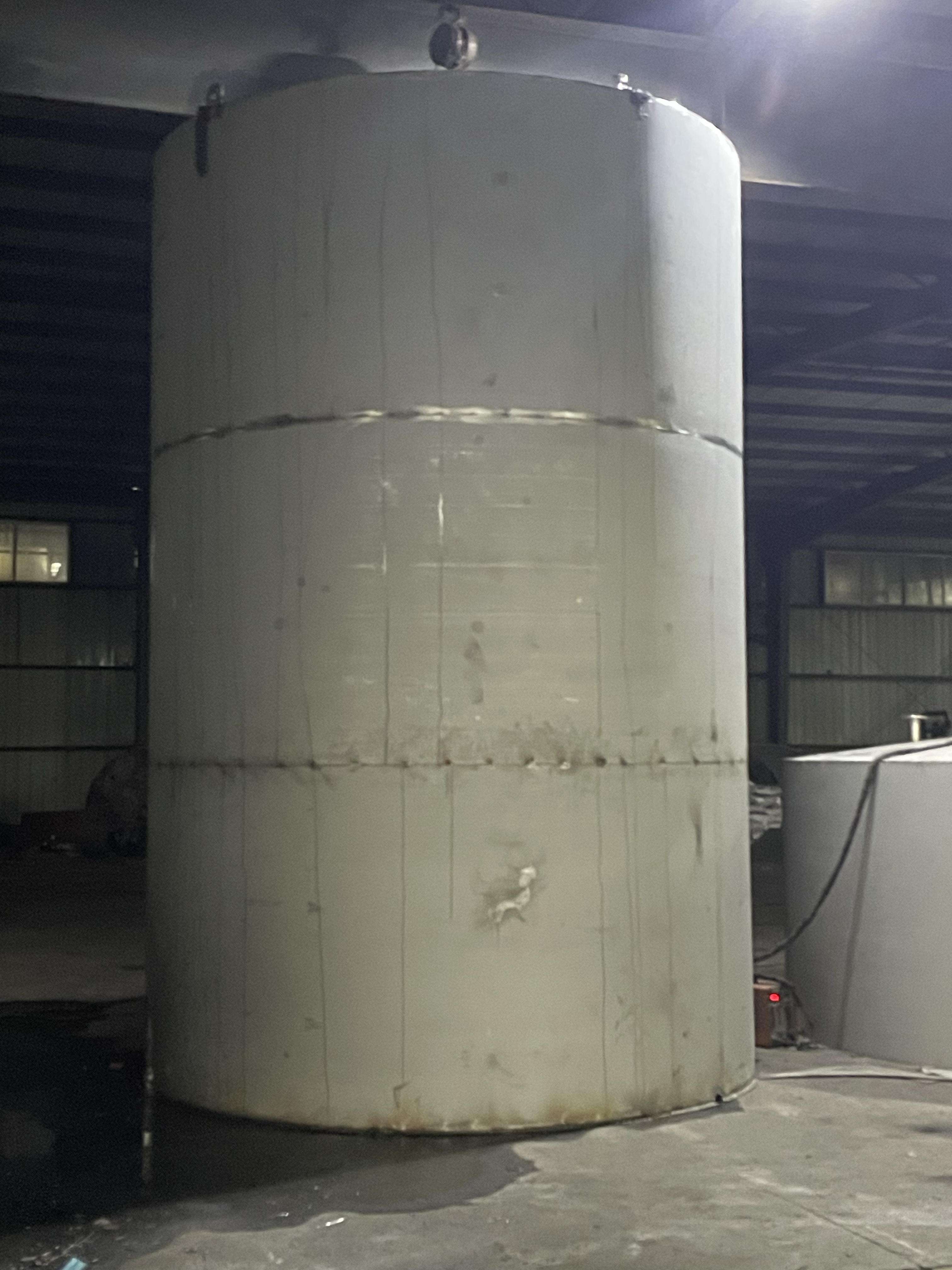 承接各类大型储油罐,立式,卧式不锈钢油罐,加工制作安装