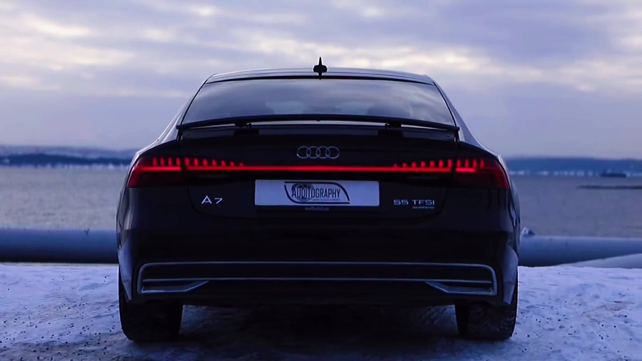 奥迪黑武士灯厂搭配贯穿尾灯那画面简直不要太好看奥迪