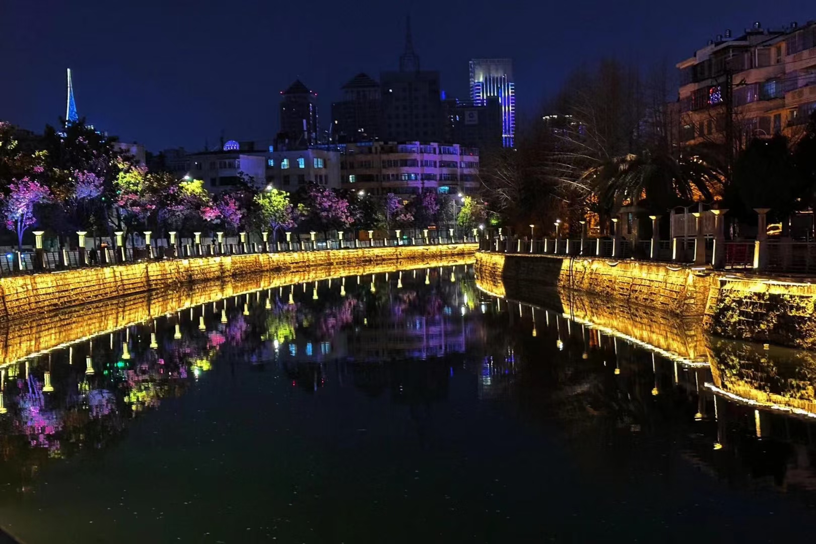 昆明盘龙江夜景图片