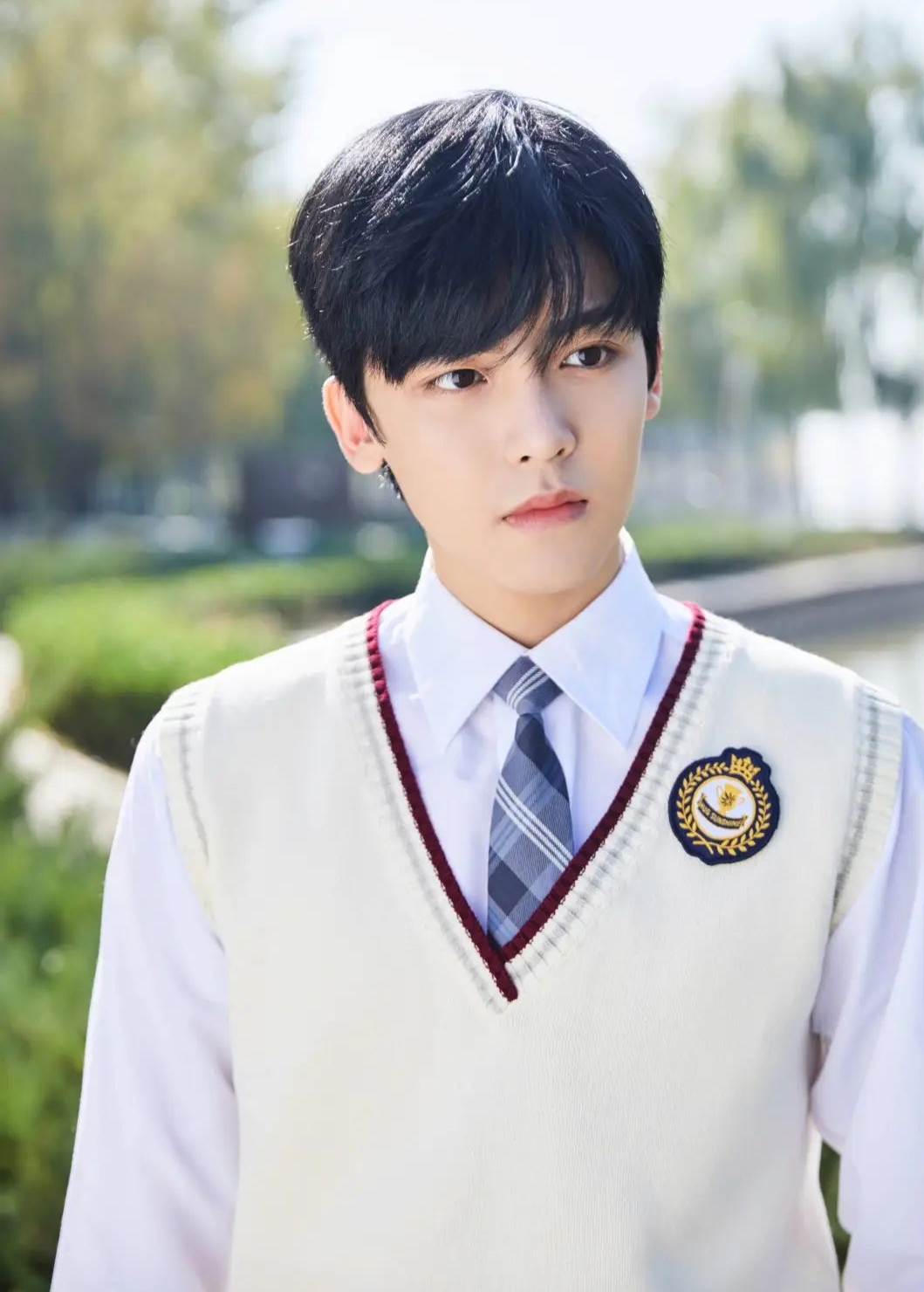 可爱面孔魔鬼身材,因长相帅气15岁去韩国当练习生,侯明昊如今成为偶像