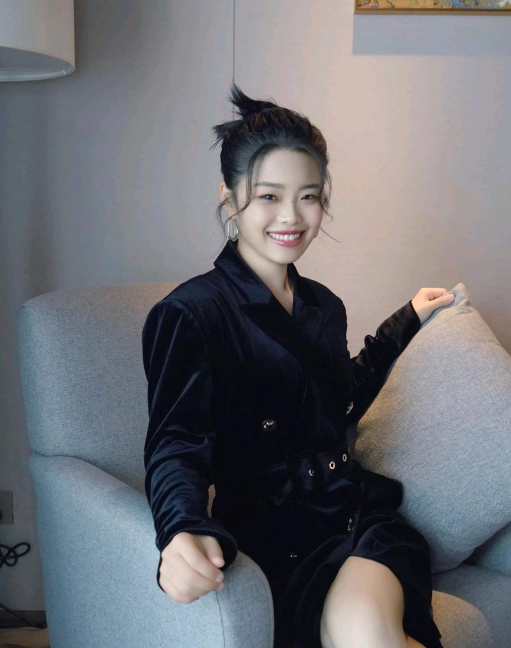 《武林外传》里的莫小贝,王莎莎长开了,漂亮了好多,就是有网友说,嘴太