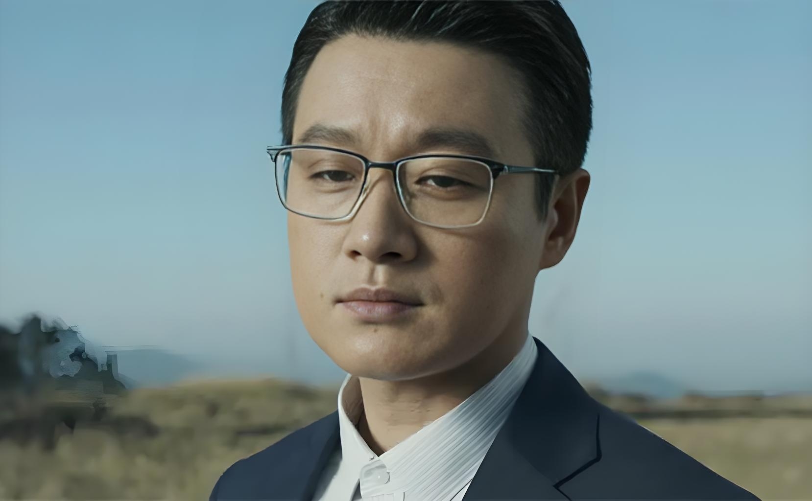 电视剧《错位》中,佟大为饰演的顾己鸣,太入神了