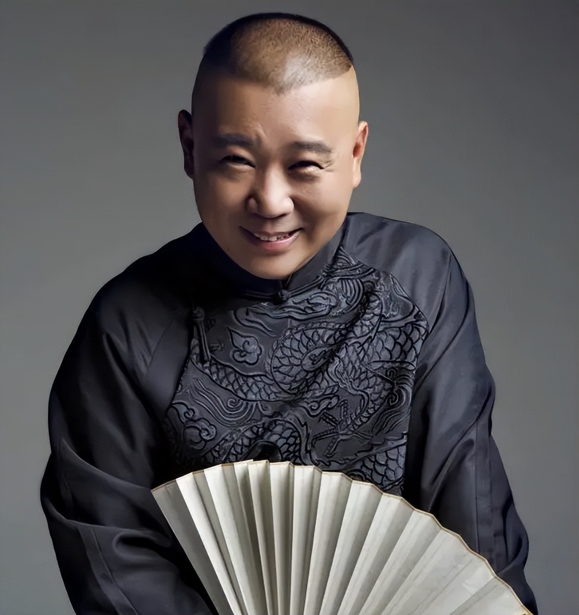 曹杨联盟后,郭德纲高调发文,相声界地动山摇谁是主心骨一目了然