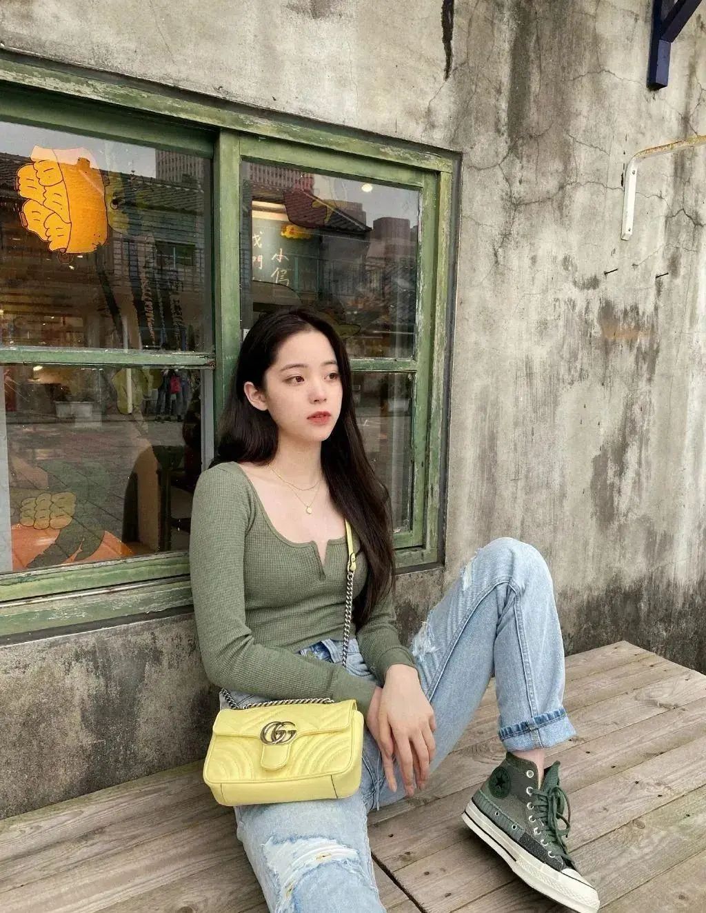 欧阳娜娜,吴昕的私服穿搭,照着穿准没错,太美了