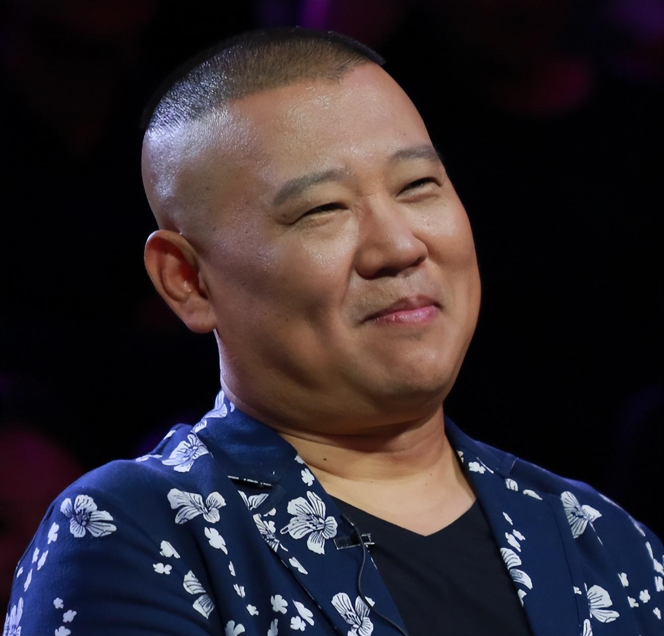 闹大了!杨议施压后,郑好演出地点变动,被郭德纲安排去黑龙江!