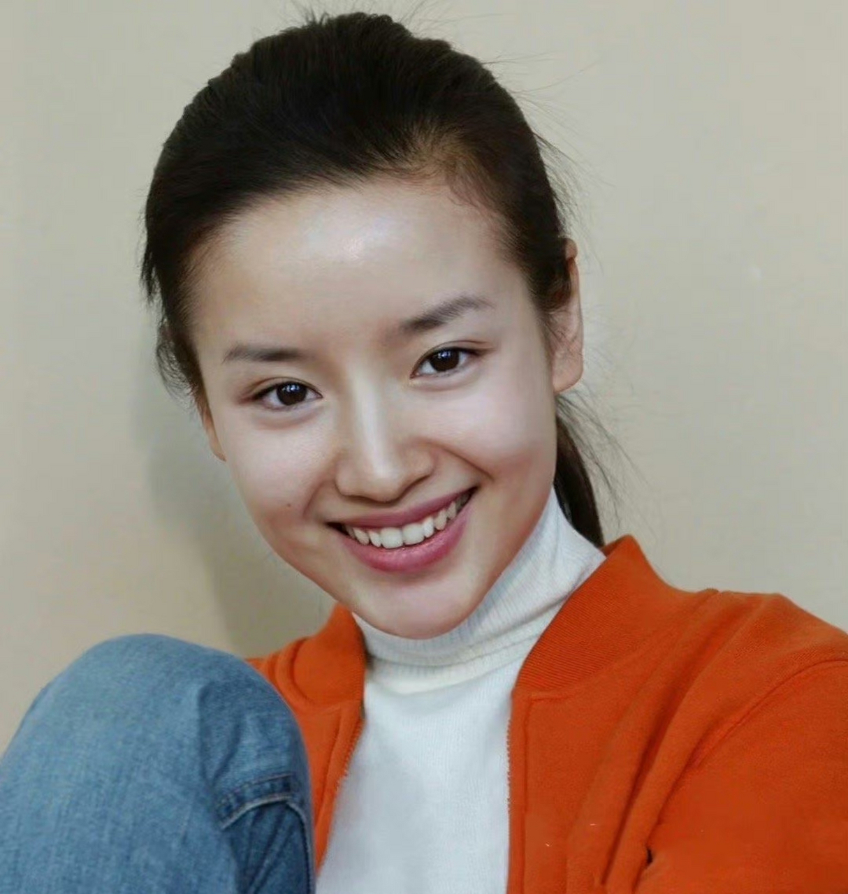 年轻时的董洁,青春活力