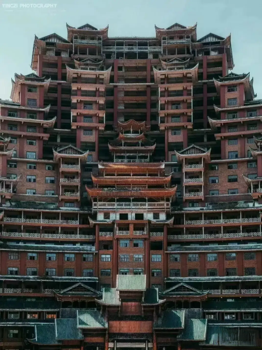 关于"全国最壕的烂尾楼"贵州省独山县水司楼建筑设计优缺点研究