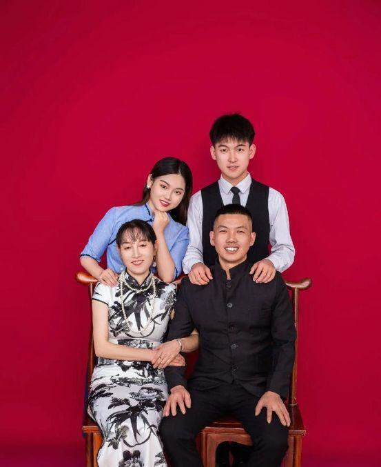 明星全家福,谁丑遗传谁,丑基因真的是一点没浪费,白瞎了好基因