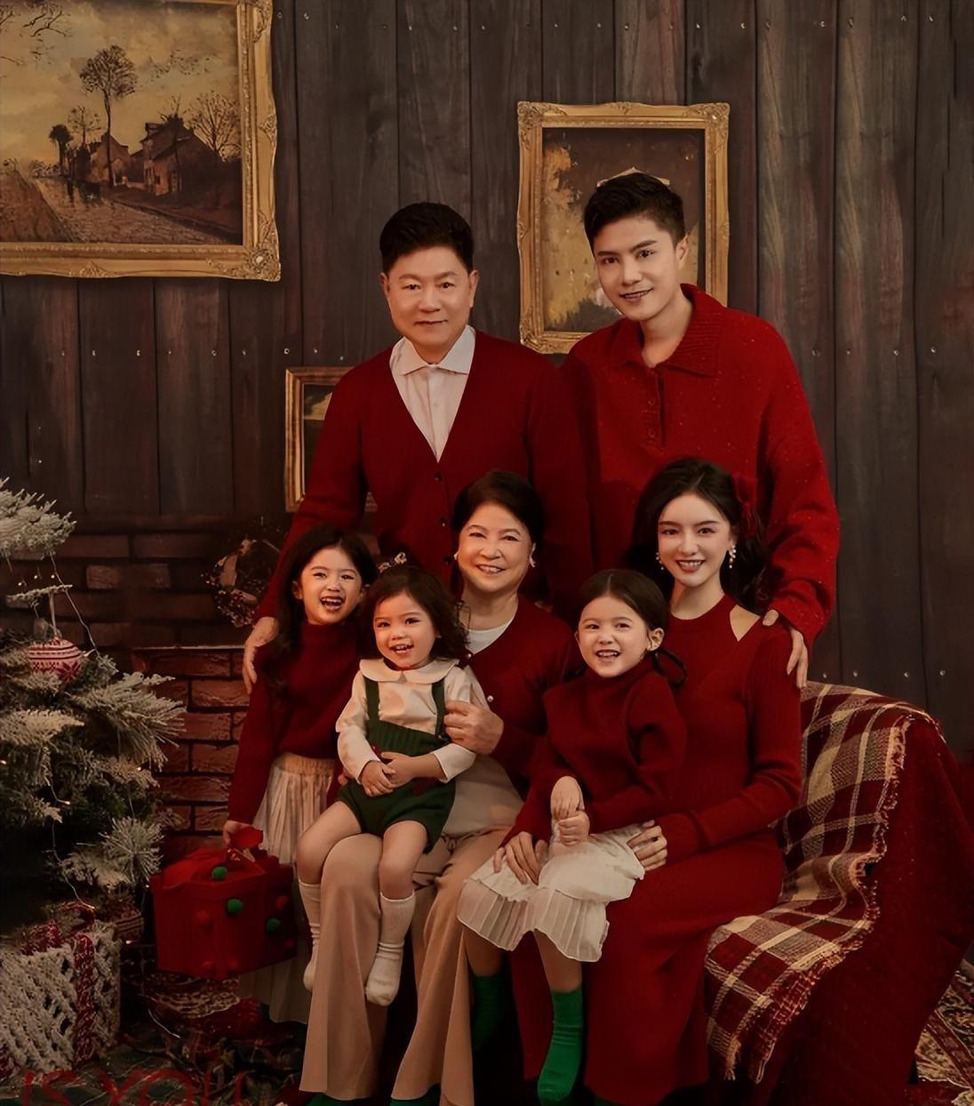 明星全家福,谁丑遗传谁,丑基因真的是一点没浪费,白瞎了好基因