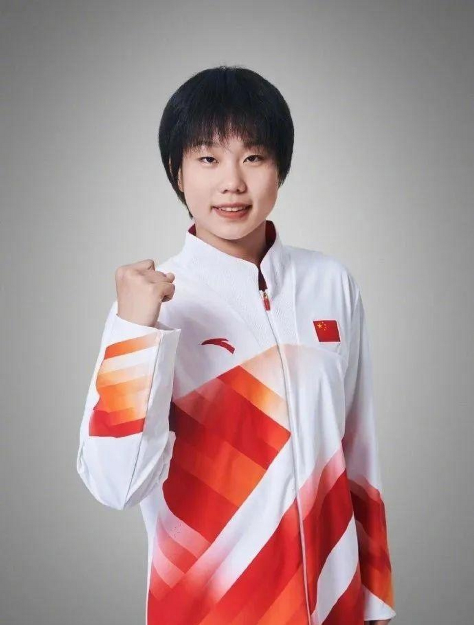 李冰洁:作为游泳项目的佼佼者,李冰洁在多个自由泳项目中具备强劲