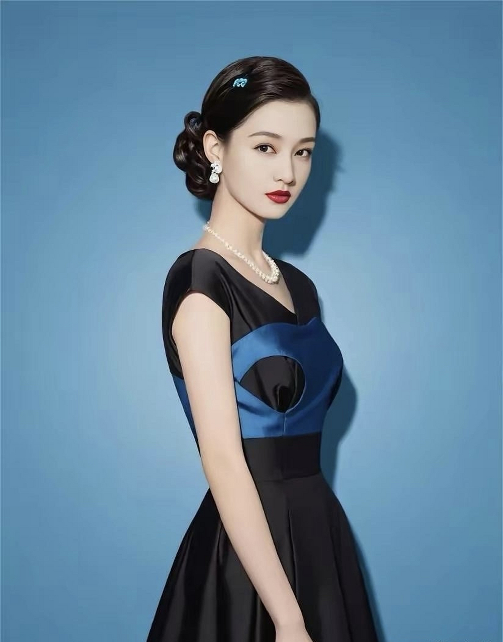 这是李沁还是徐璐,根本没认出来.[挤眼]