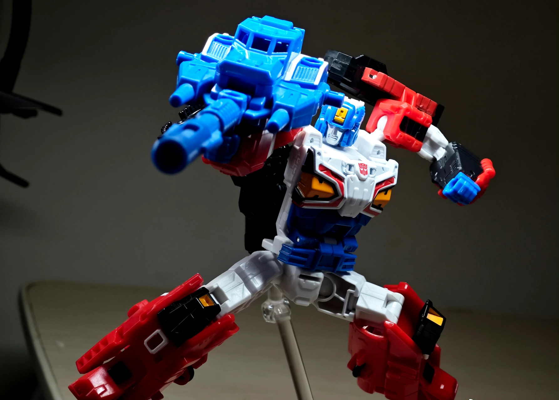 模型欣赏:变形金刚 日版 lgex路火,角色出自动画《变形金刚:地带》,是