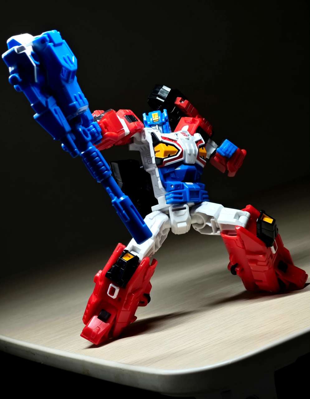 模型欣赏:变形金刚 日版 lgex路火,角色出自动画《变形金刚:地带》,是