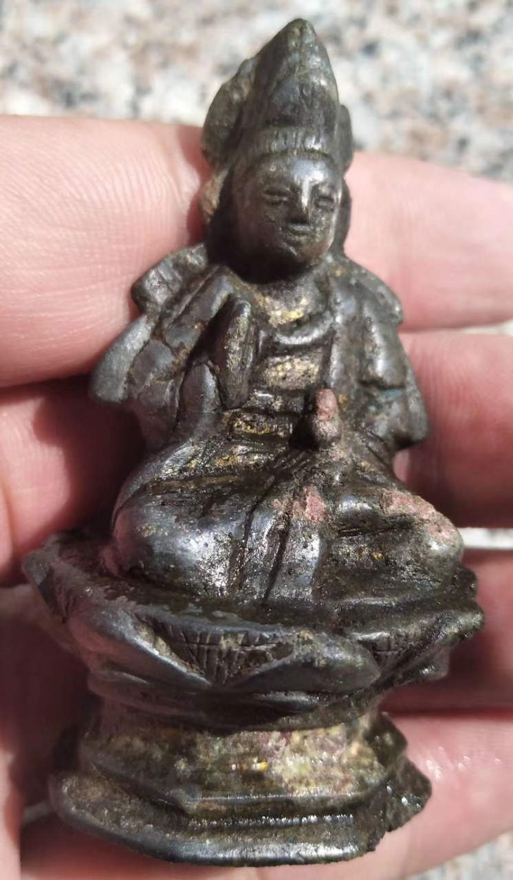 好朋友的辽代佛像,品相嘎嘎的.