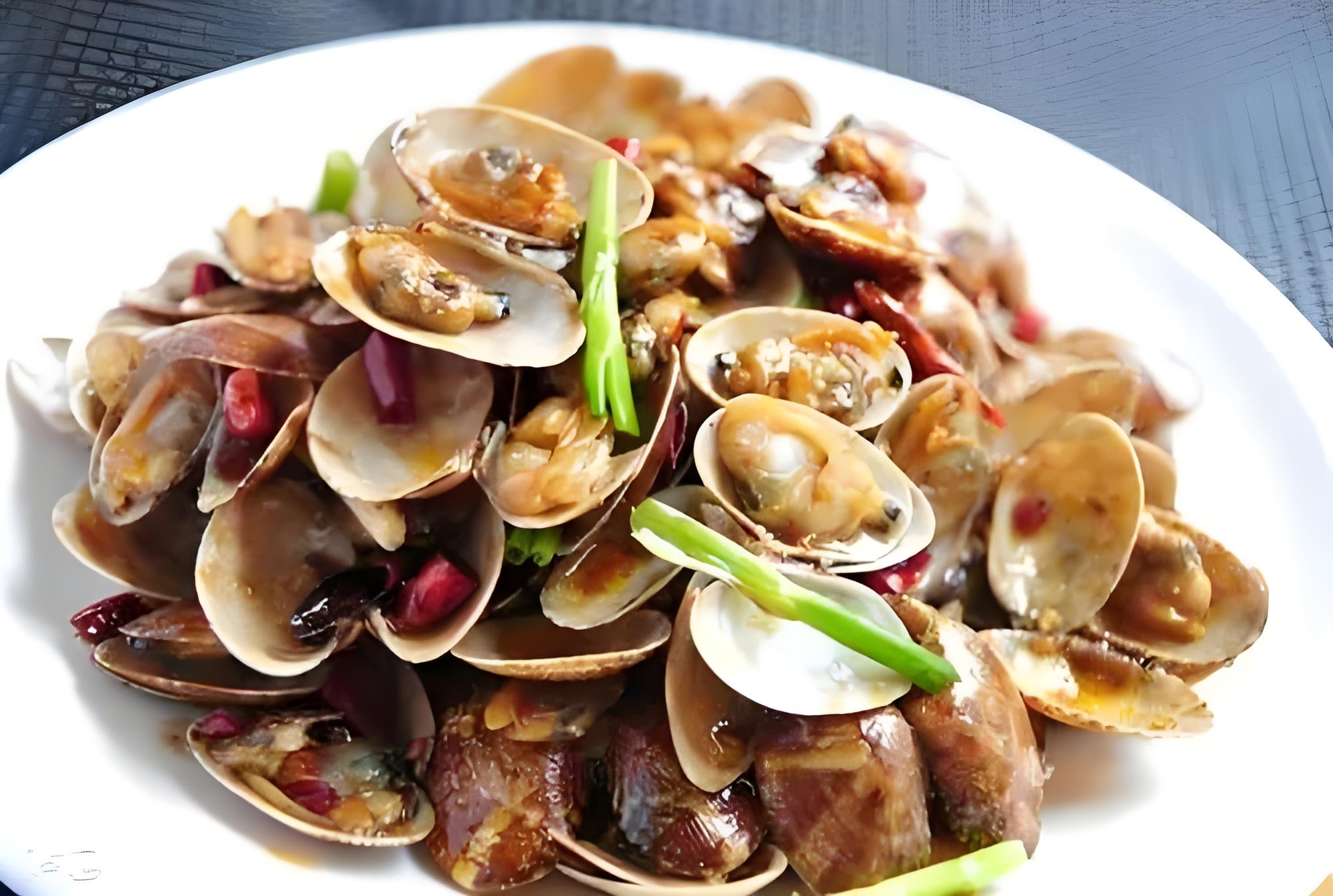 我若拿出这道辣炒蛤蜊,你可愿陪我喝点!