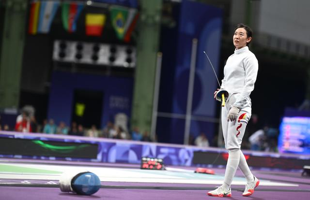 无语!孙一文遭误判,美国教练确认无效,竟无缘晋级女子重剑16强