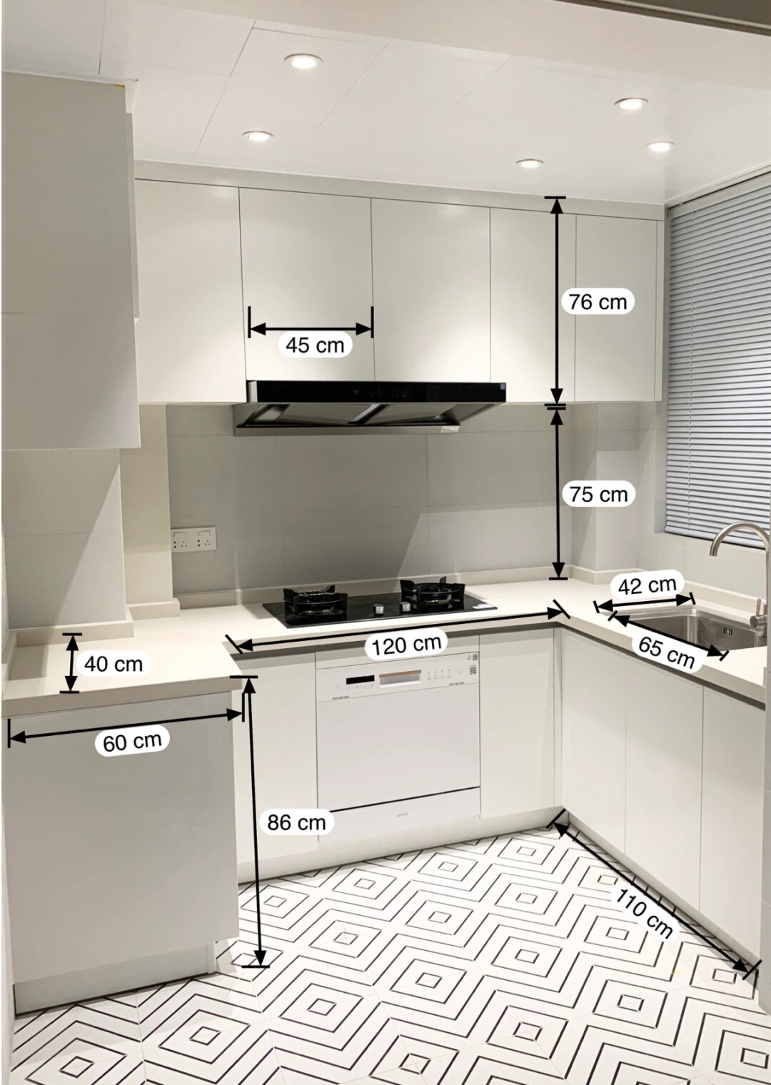 厨房墙砖多大尺寸最好厨房台面高度边封厨房装修尺寸厨房瓷砖选什么