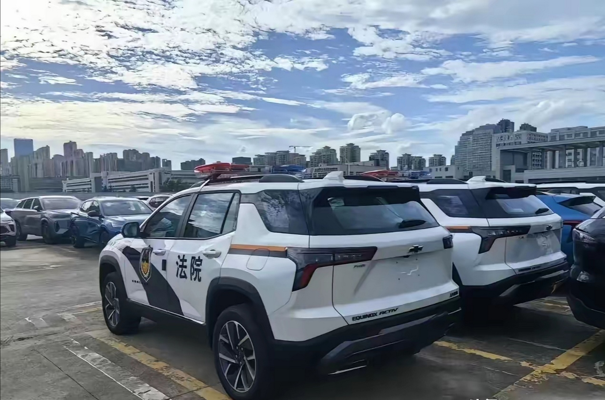 中国警用suv汽车图片