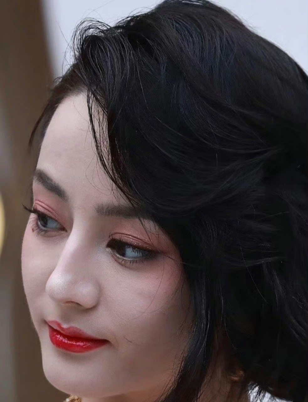 迪丽热巴好像也有欧阳娜娜口中的猫咪纹啊 67