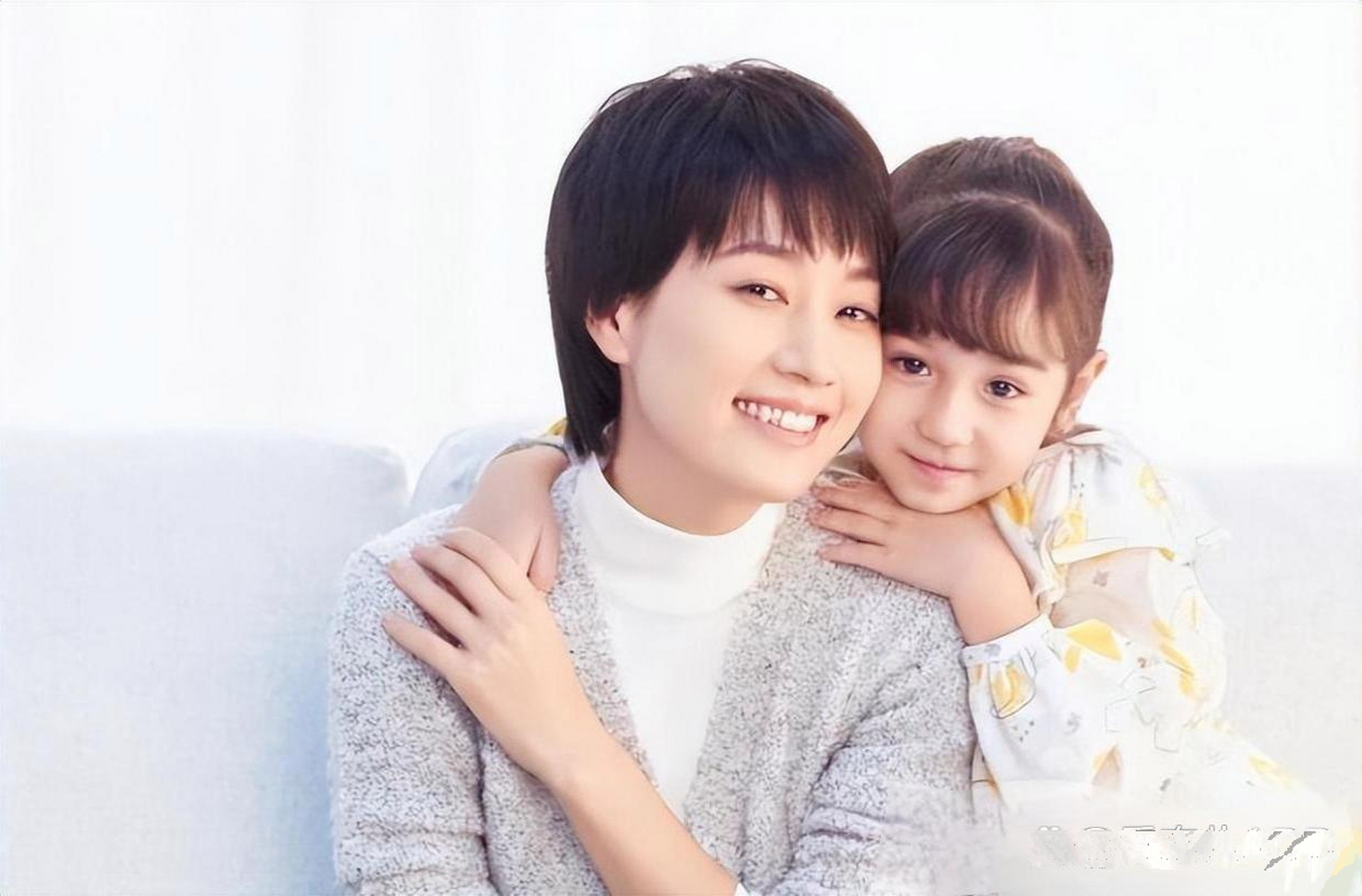 马伊琍的两个女儿,颜值高得不得了,完美继承了妈妈的优良基因