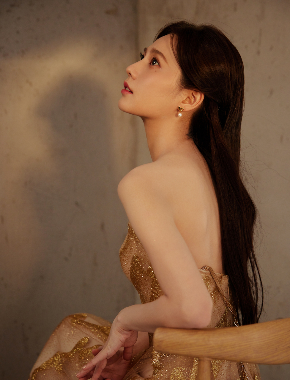 姜珮瑶,鎏金洒落,明媚缱绻