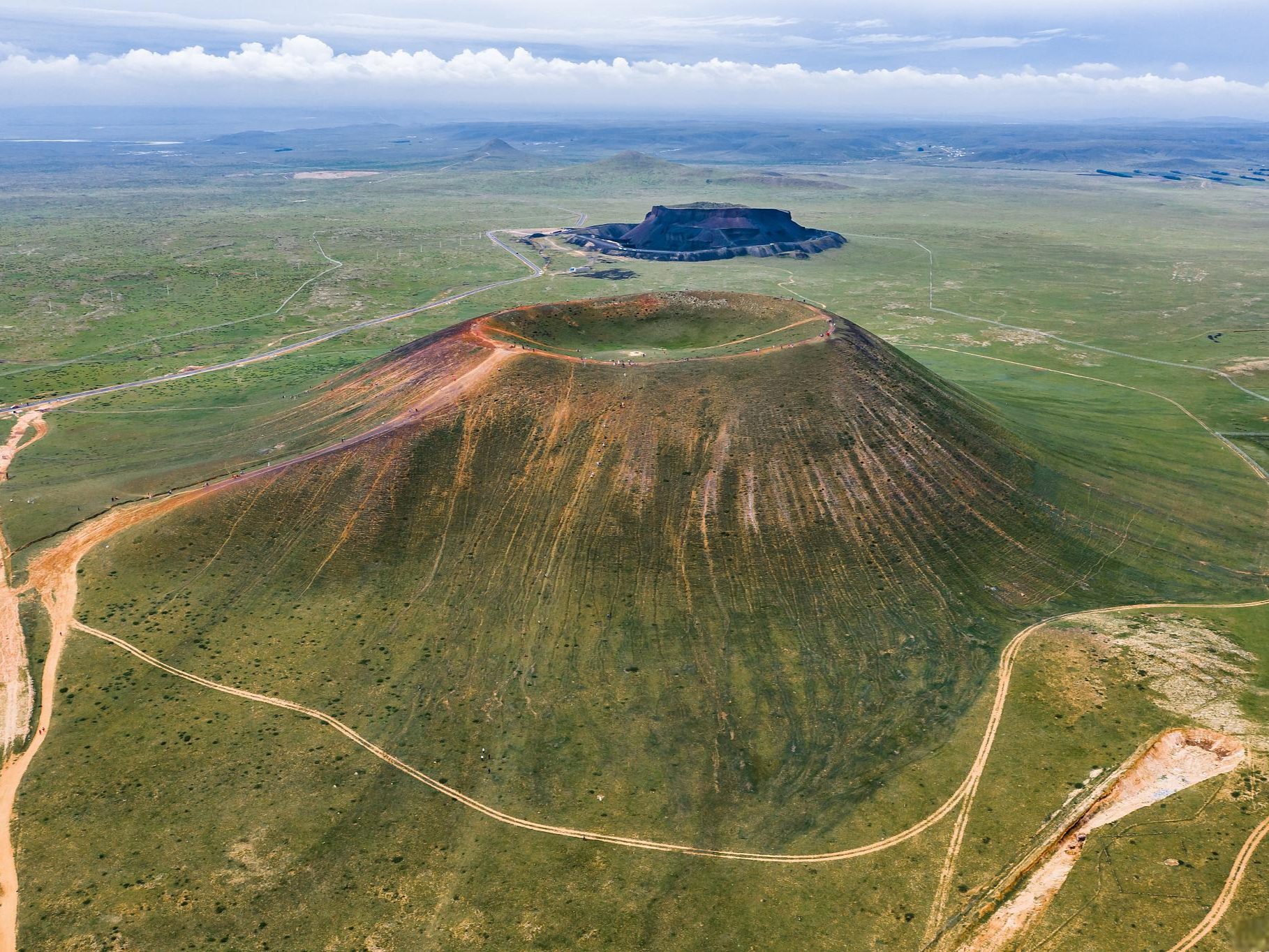 乌兰哈达火山群图片