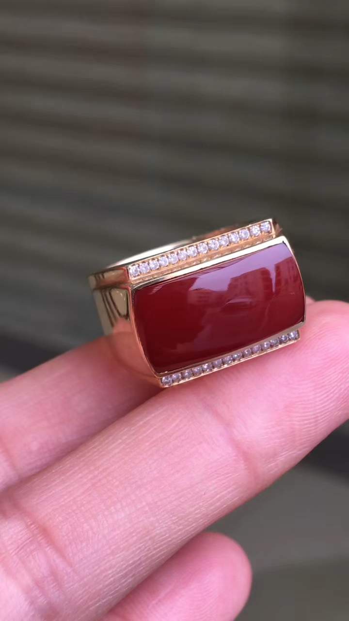 南红锦红马鞍子男款戒指18k金镶嵌真钻石