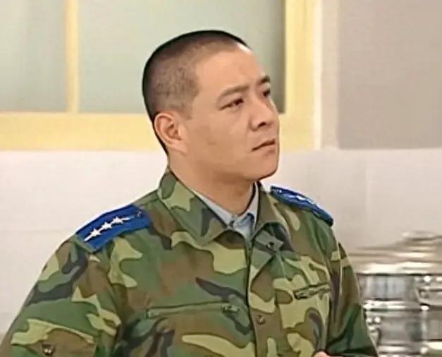 演员王超:娶师妹王笑寒,婚后生一子,如今咋样了?