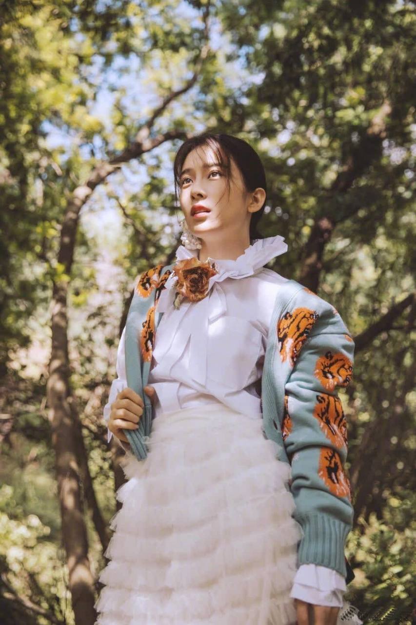 赵韩樱子极光之恋森系白色梦幻写真