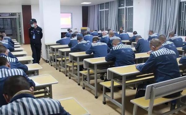 被判"无期"的人,每天在监狱里干些什么?说出来你或许不信