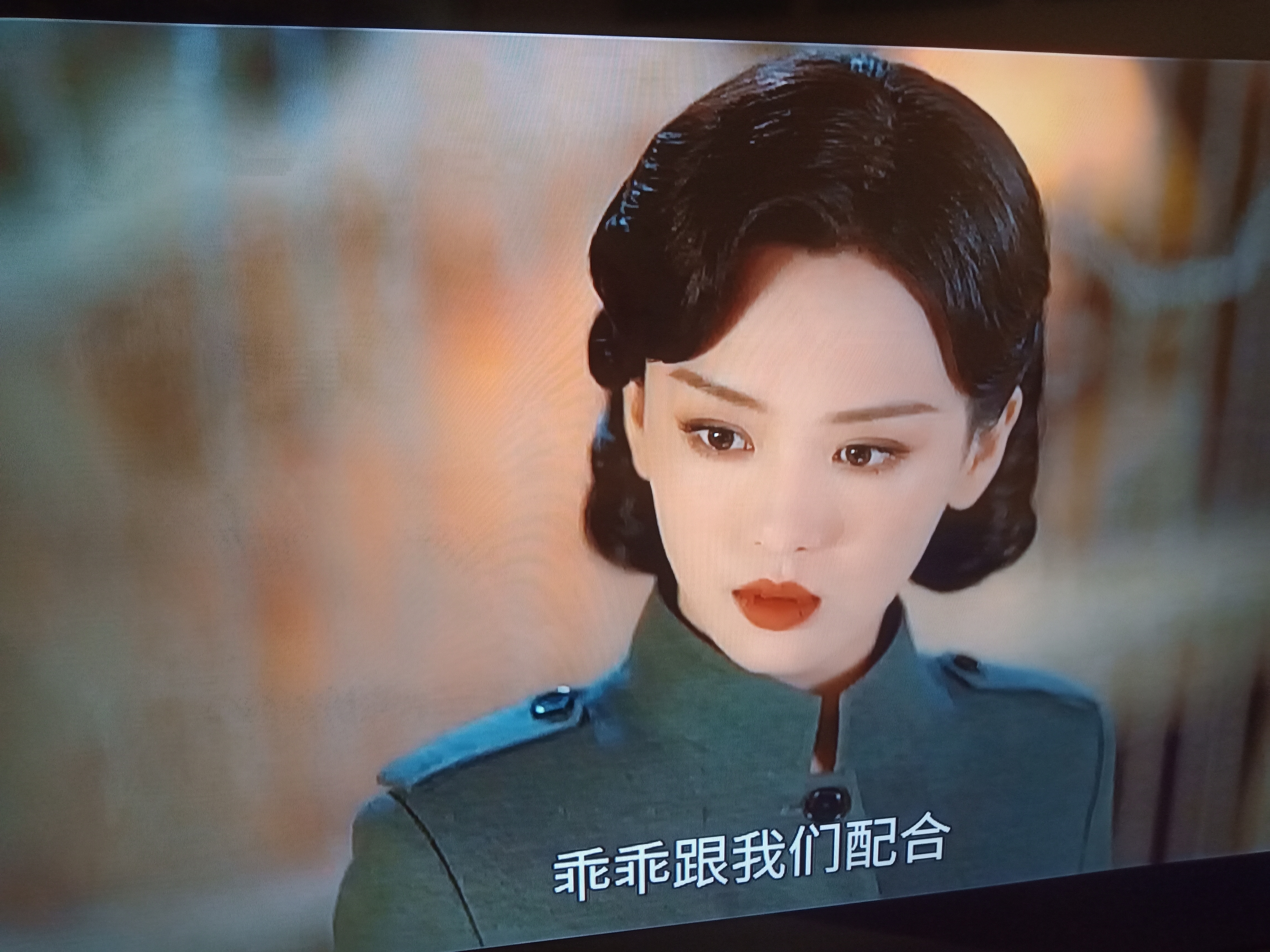谍战剧《孤战迷城》里,身为军统重庆站的机要秘书,苗江掌握着很多