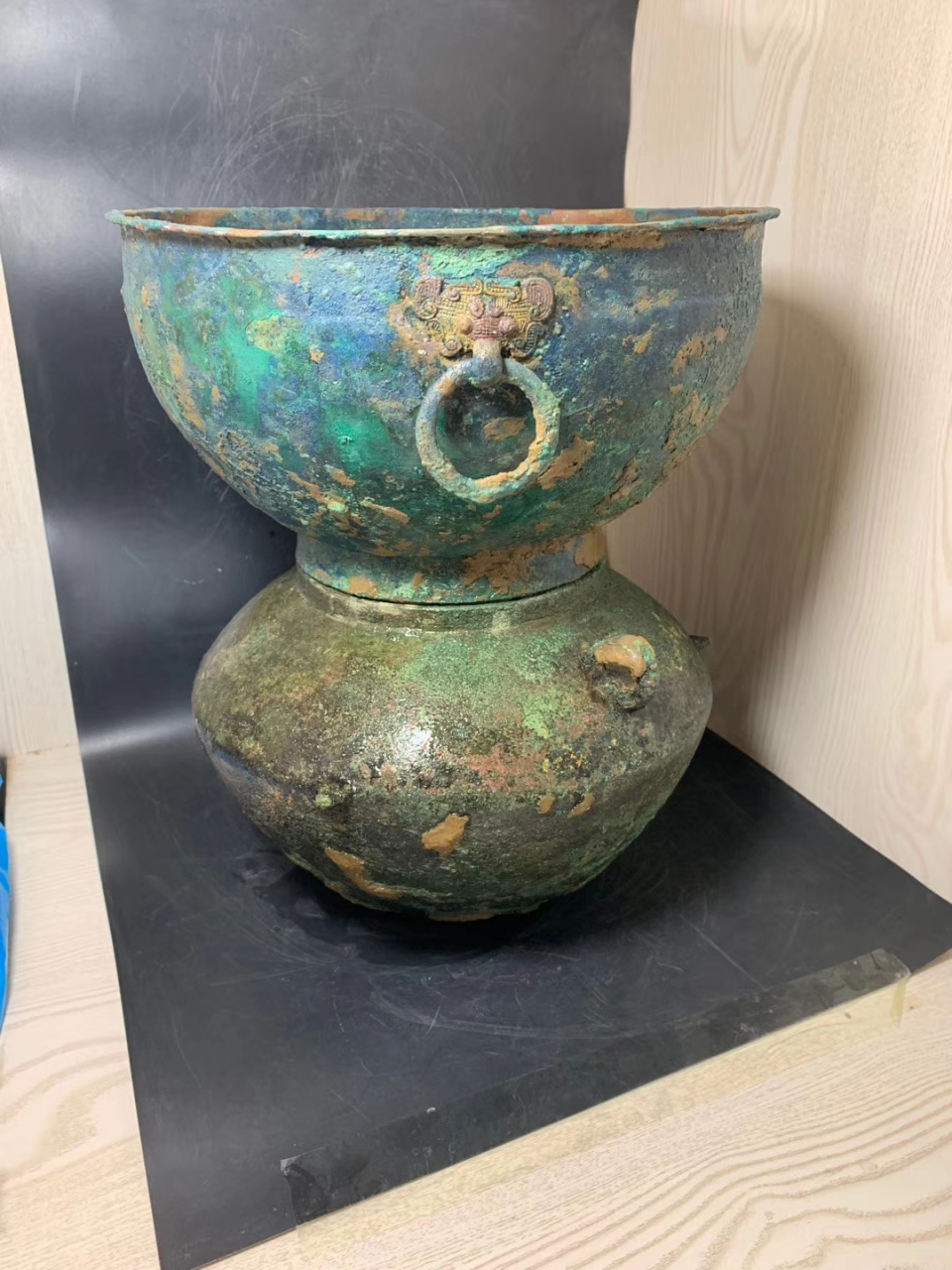 汉代的青铜蒸锅.